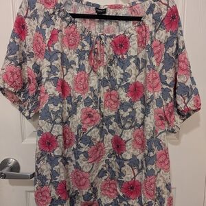 NWT Torrid Pink and Gray Floral Blouse